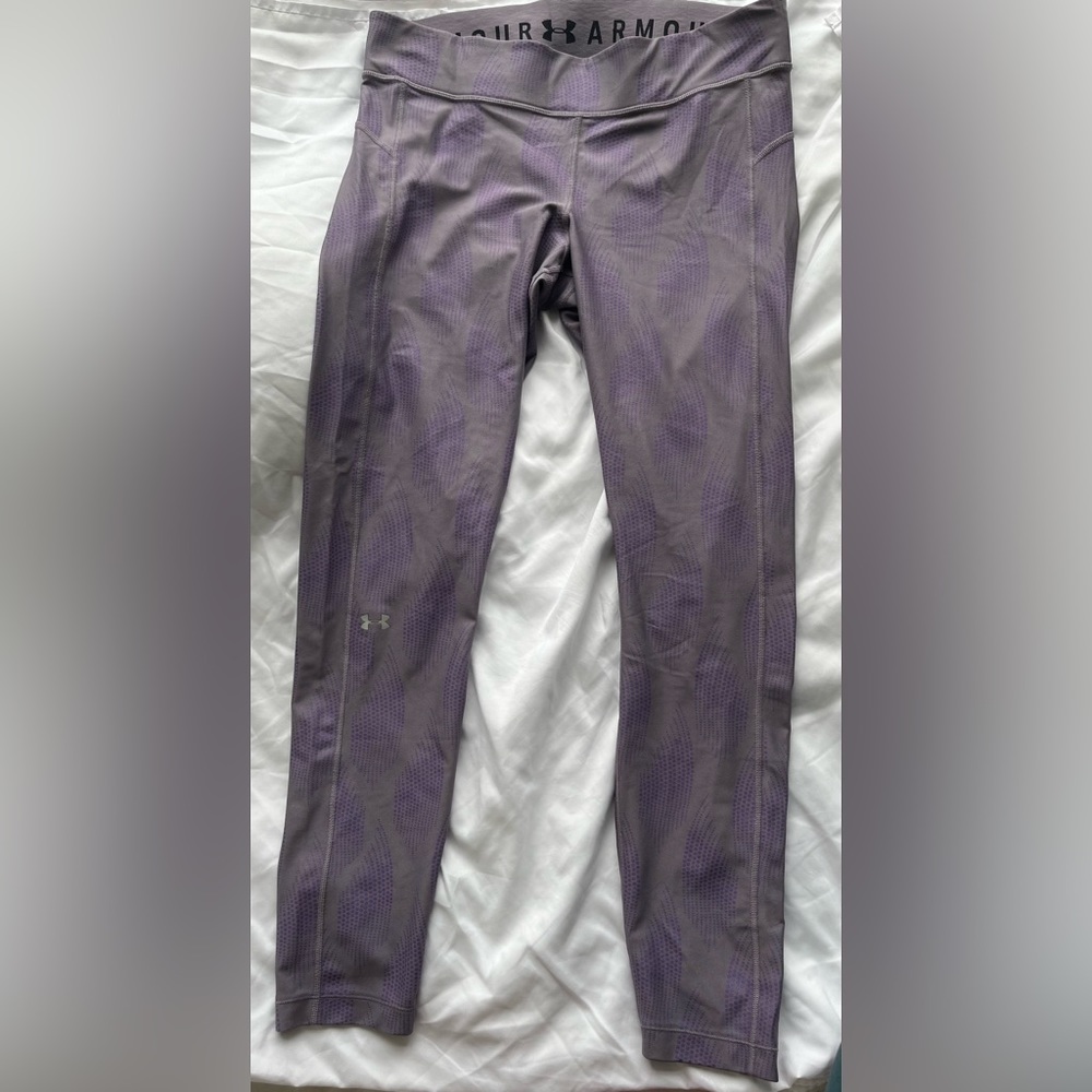 Under Armour HeatGear leggings in purple/lavender colors. Size XL, NWT